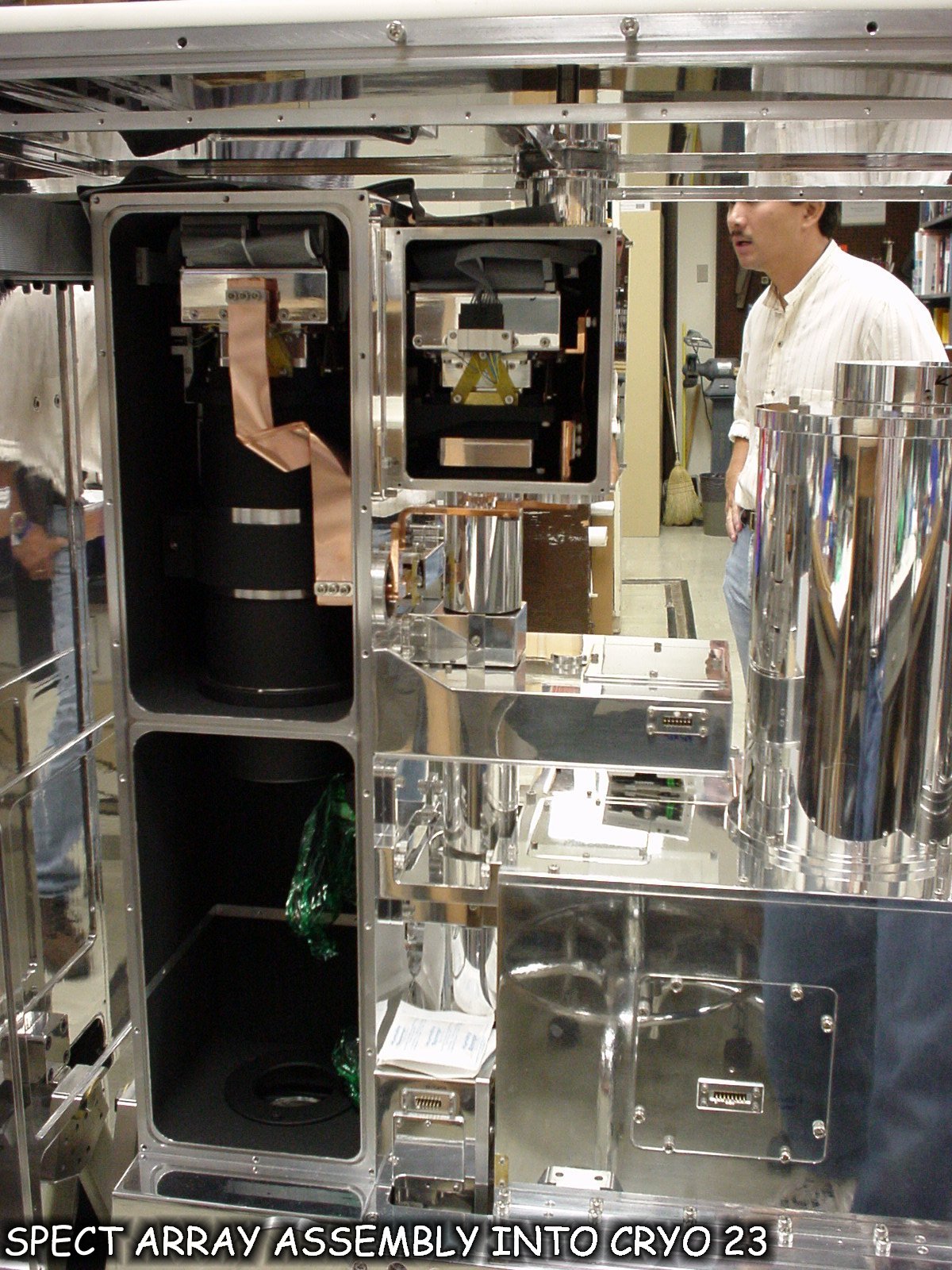spect array assembly into cryo 23